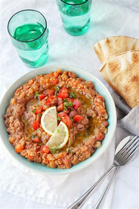 Easy Ful Medames Egyptian Style Beans Hungry Paprikas