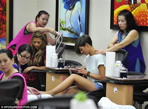 The Saturdays Get Pampered Ready To Get To Work Filming Reality Tv