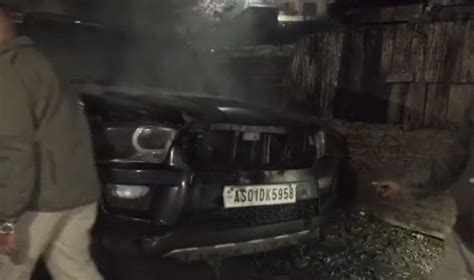 Suv Set On Fire In Shillong After 6 Killed In Meghalaya Assam Border