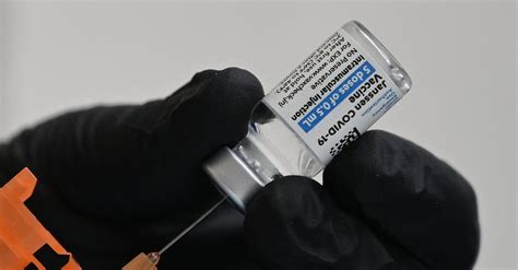 Fda Panel Endorses Jandj Covid 19 Vaccine Boosters The New York Times
