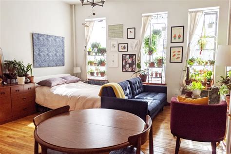This 272 Square Foot Nyc Studio Uses An Ikea Clothes Rack In A Cute And