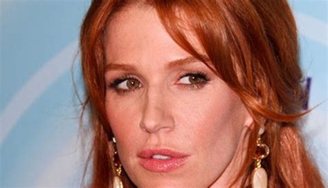 Poppy Montgomery Talks About Her Son Her New Red Hair And New Show Unforgettable Red Hair