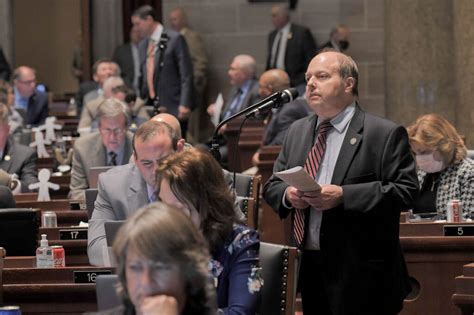 As Session Nears End Missouri Legislators Get Creative In Push For