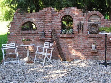 Das gabionenzaun können sie nur als dekoratives element nutzen, aber auch als gartenmauer. Dekoration im Garten - Dekotina | Steinmauer garten ...