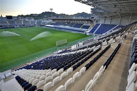 In real life stadiums are often named after either a person, a city or after whichever company bought. BERGAMO - Gewiss Stadium (26,000) - Page 9 - SkyscraperCity