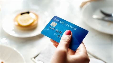 10 Things You Need To Know About Credit Card Expiration Dates