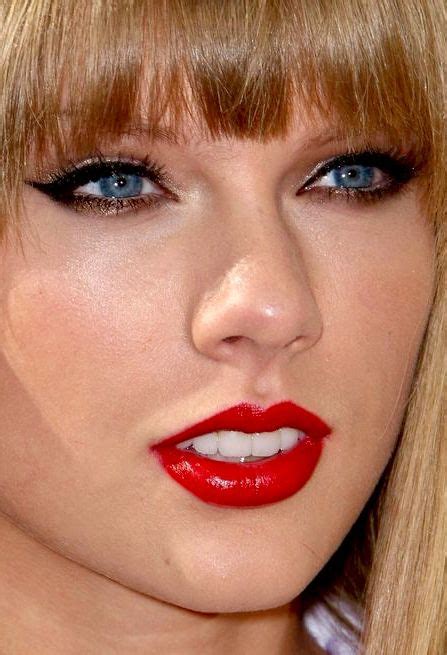 Taylor Swift Is Beautiful The Colors In This Picture Are So Bright