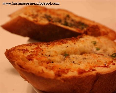 Homemade italian bread is easy to make and delicious! Garlic Bread from Italian Bread Loaf