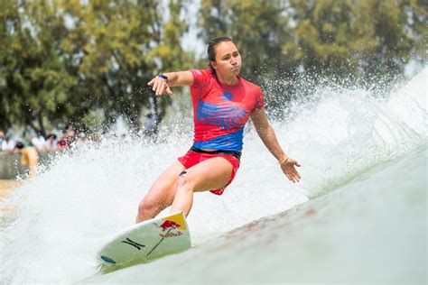 Hawaii Honors Its Women Surfers Surfertoday Surf Cat