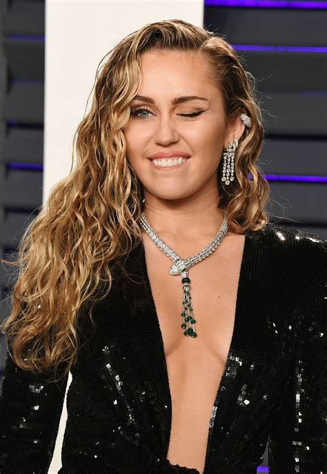 Miley Cyrus Thefappening Sexy Sideboobs At Oscar Party The Fappening