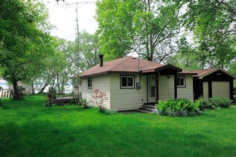 Lake Couchiching Waterfront Cottage Cottages For Rent In Orillia
