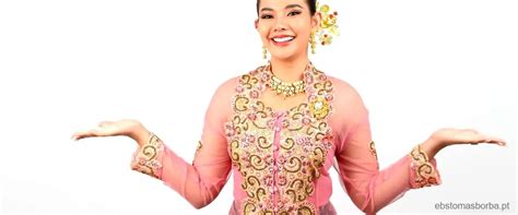 O Uso Da Vestimenta Típica Da Indonésia Uma Viagem Cultural Ebs Blog