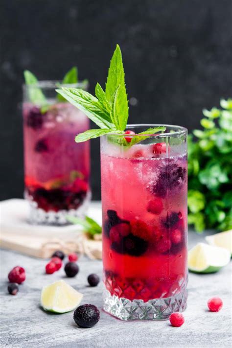 Keto Vodka Cocktail – BEST Low Carb Mixed Berry Vodka Recipe – EASY