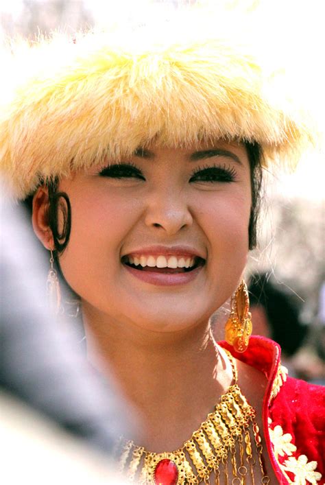 【维族姑娘——美丽哈巴摄影图片】新疆·伊犁人像摄影太平洋电脑网摄影部落