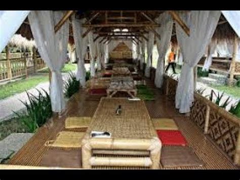 Masih banyak orang yang berpikir jika rumah bambu adalah rumah yang kuno dan cenderung ketinggalan jaman. Desain Rumah Makan Lesehan Cantik Dari Bambu - YouTube