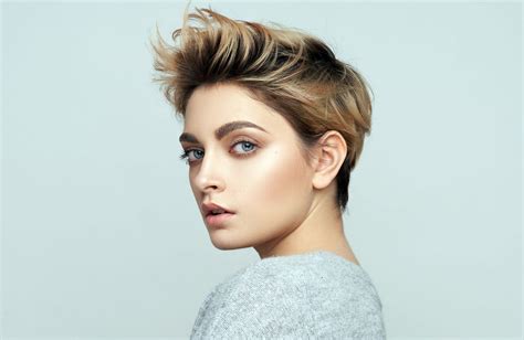 7 Slick Back Hair Styles For Women For 2021 Get The Looks Here All