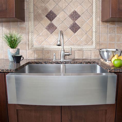 Not to mention farmhouse sinks can run you upwards of $1,200. Pretty stainless steel farmhouse sink in Kitchen ...