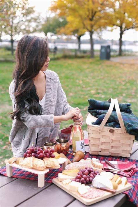 Pin By Annie On Autumn At The Lake House Fall Picnic Picnic Romantic Picnics