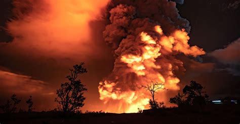 Fontaines de lave le 24 mars. Video: Spectacular Nighttime Kilauea Volcano Eruption On ...