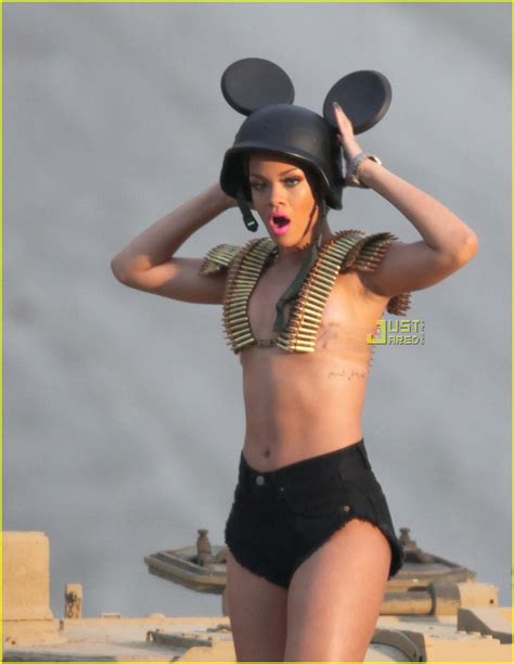 Rihanna S Hard Music Video Pictures First Look Photo My XXX Hot Girl