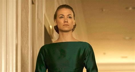 Exclusive Interview The Handmaids Tale Star Yvonne Strahovski On Playing Serena Joy And The