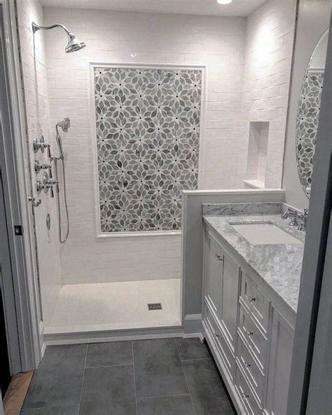 Great Tile Ideas For Small Bathrooms In 2020 With Images Bathroom