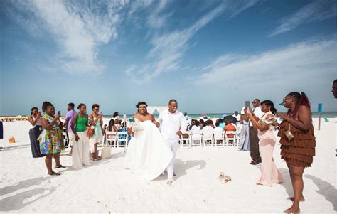 Our beach wedding packages have been designed to help take all the guesswork out of planning your destination wedding. Clearwater Beach Weddings | Suncoast Weddings ...