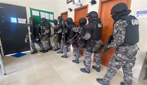 Operativo Policial Contra Banda Delictiva Deja 14 Detenidos En Ecuador