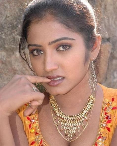 Manju Sri Showing Hot Cleavage Pics ~ South Indian Actress Pictures