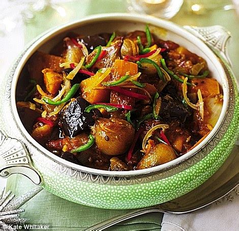 Then the drippings are mixed with wheat flour to make it thicker, as well as salt and pepper, and finally poured over the slices of turkey and stuffing. Have a very veggie Christmas! Spiced vegetable tagine ...