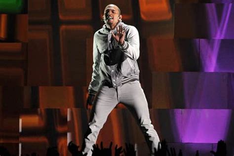 Chris Brown Grammys 2012 Singer Performs ‘turn Up The Music’
