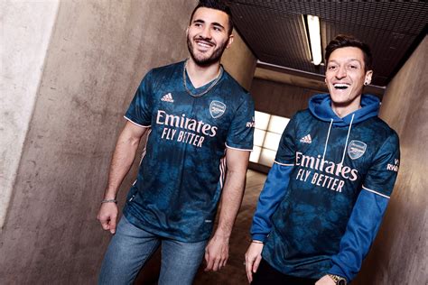 MAX SPORTS: ARSENAL FC'S OFFICIAL NEW THIRD KIT