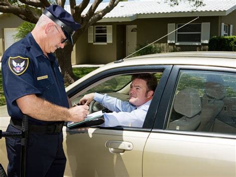 Pulled Over By Police Heres What Drivers Should Know Do And Say