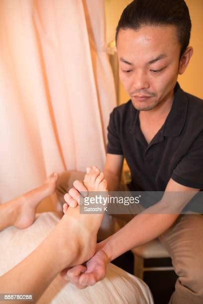 Japanese Foot Massage Photos And Premium High Res Pictures Getty Images