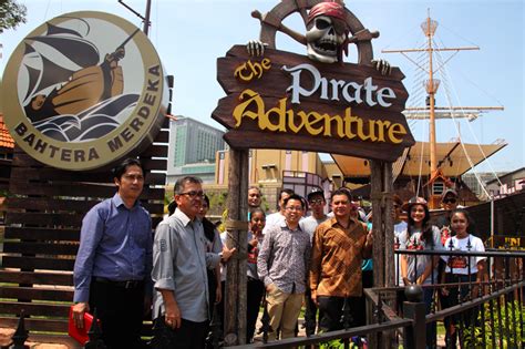 Located within the many tourist attractions of ayer keroh melaka, the park is only 5 minutes drive after the exit toll of plus highway, along the jalan ayer keroh towards the city centre of melaka. The Pirate Adventure @ Melaka Alive, Bandar Hilir Melaka