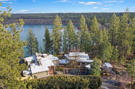 Places such as spokane international airport attract travelers to spokane (wa). Custom Waterfront Home near Spokane WA 599,950