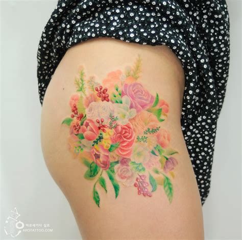 A beautiful, meaningful flower that has mesmerized generations of people. Stunning Flower Tattoos Mimic Watercolor Paintings on Skin ...