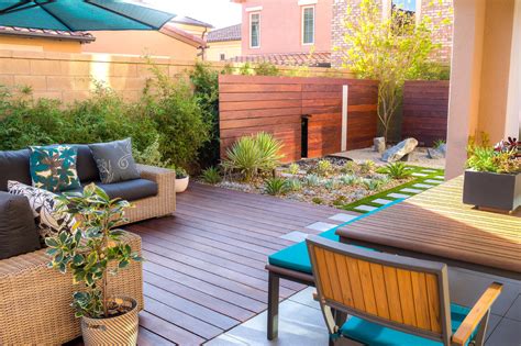 Ideas and tips for landscaping in backyard can be followed to create a fine and relaxing exterior design. Beautiful Small Space Backyard Design - Unique ...
