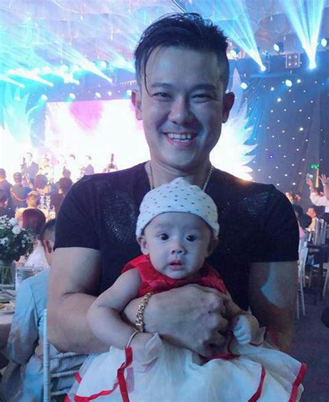 Mới đây, phía người thân quen của vợ sau vân. Vân Quang Long và vợ trẻ kém 10 tuổi từng cố mãi mới có ...