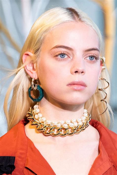6 Autumnwinter 2020 Hair Trends To Try Now Hair Trends Catwalk Hair