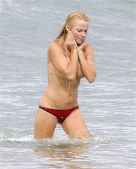 Pamela Anderson In France 10 Pics