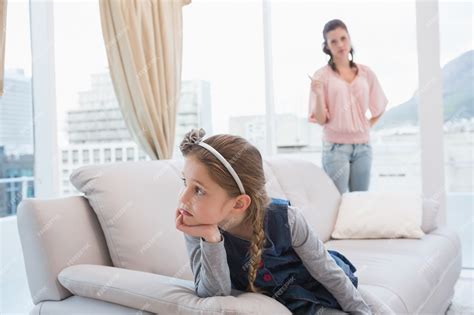 Madre E Hija No Hablan Después De La Discusión Foto Premium