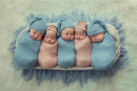 11 Potret Bayi Kembar Lima Asal Ukraina Ini Bikin Kamu Pengen Gen