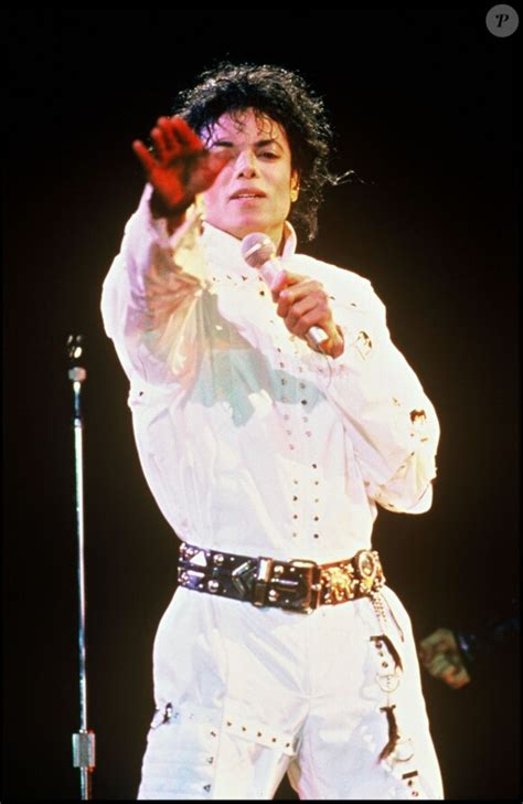 Photo Michael Jackson Sur Scène Lors Des Grammy Awards Le 7 Mars