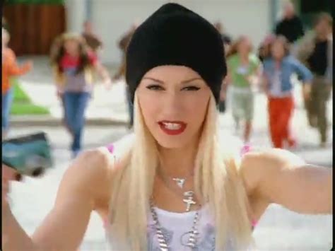 Hollaback Girl Music Video Gwen Stefani Image 18732858 Fanpop