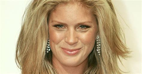 Rod Stewarts Ex Wife Rachel Hunter Shaves Her Face In A Bid To Look Younger Mirror Online