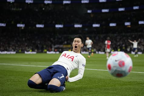 South Korean Football Star Son Heung Mins Journey To The Top Nikkei