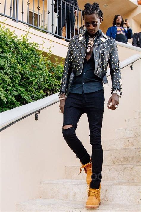 Young Thug Walks Down Steps On Young Thug Fashion Thug Fashion