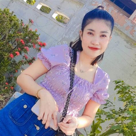 สาวน้อย จากบ้านไกล Nonthaburi