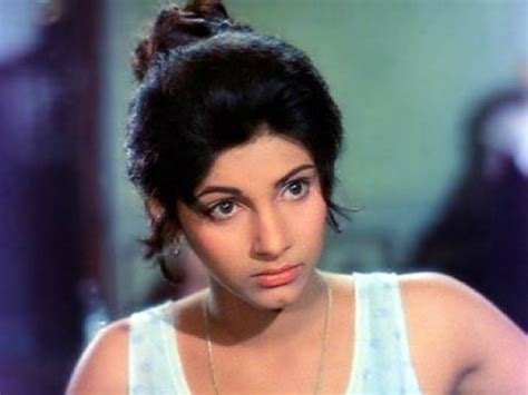 Dimple Kapadia Photos Hd Latest Images Pictures Stills Of Dimple Kapadia Filmibeat